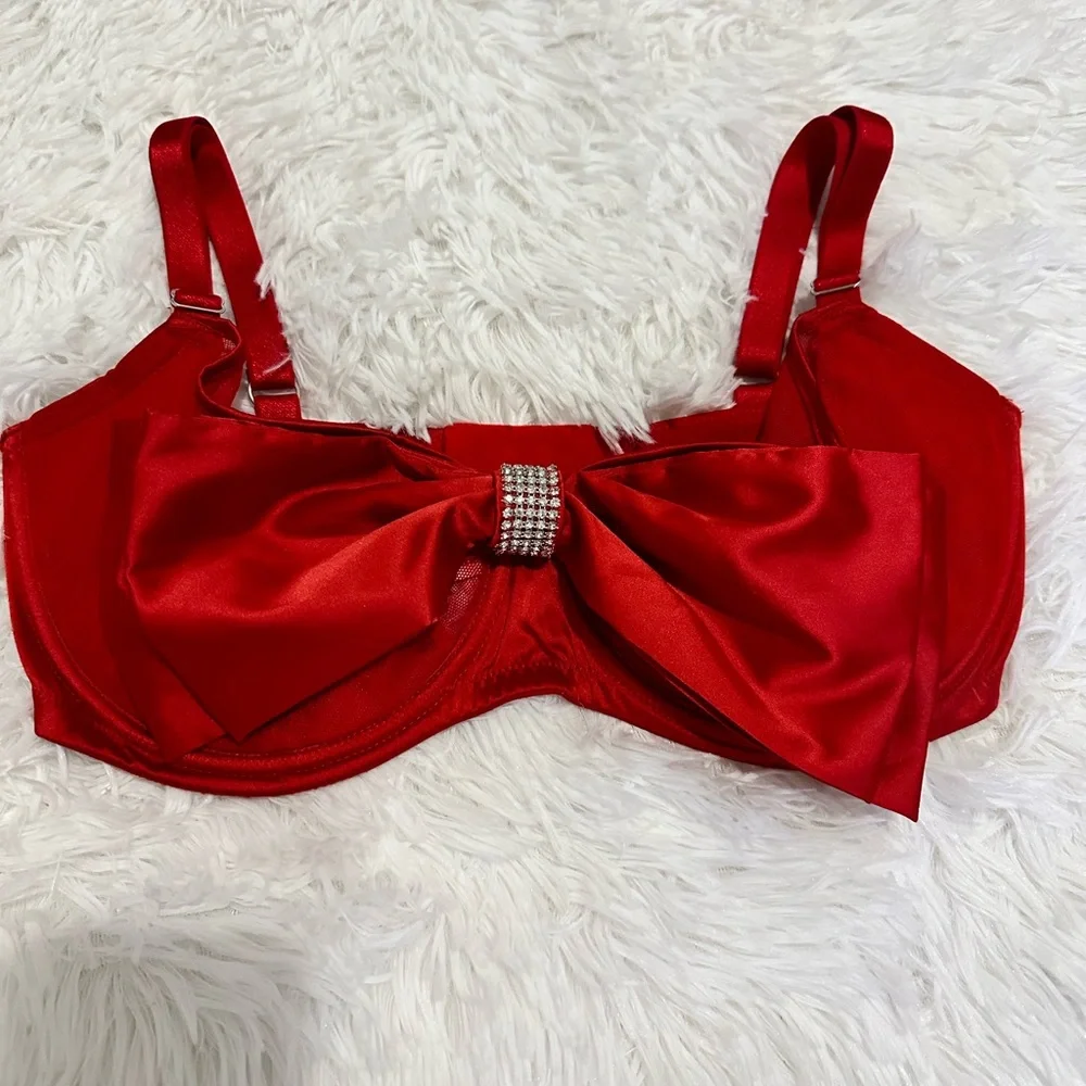 NWT! VICTORIA’S SECRET BOW DEMI BRA